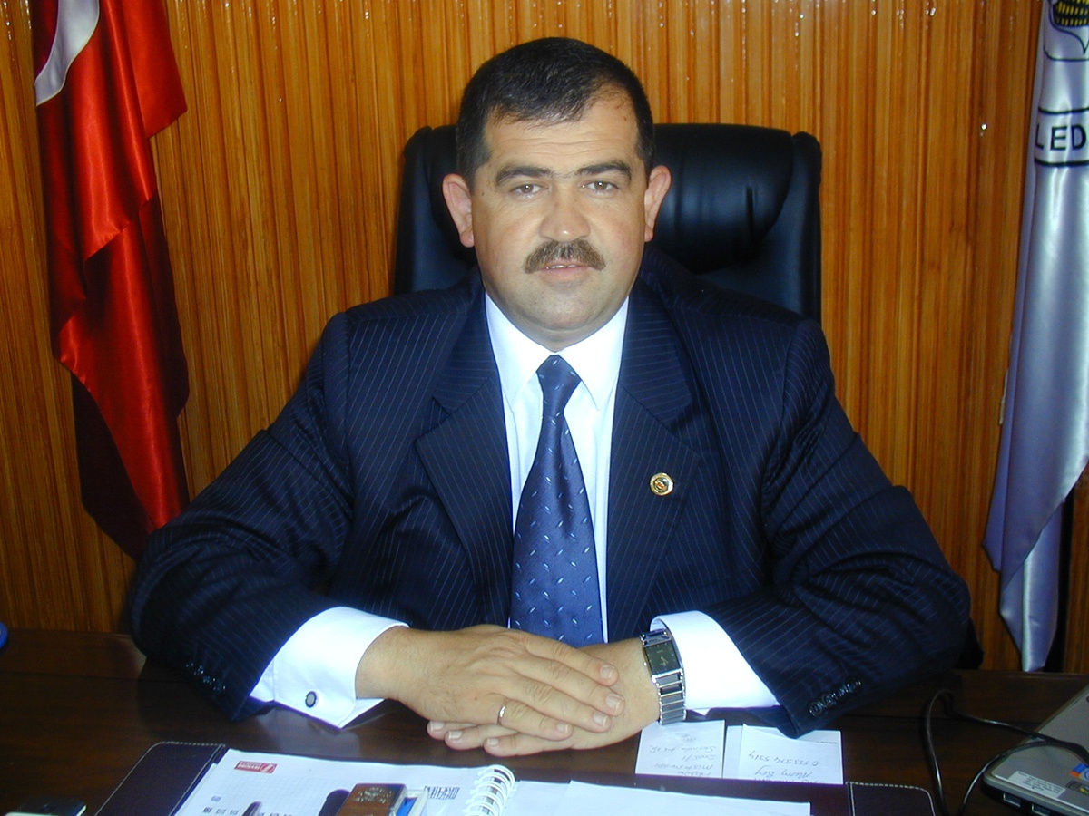 Düğünde Havaya Ateş Eden Belediye Başkanına 5 Ay Hapis Cezası