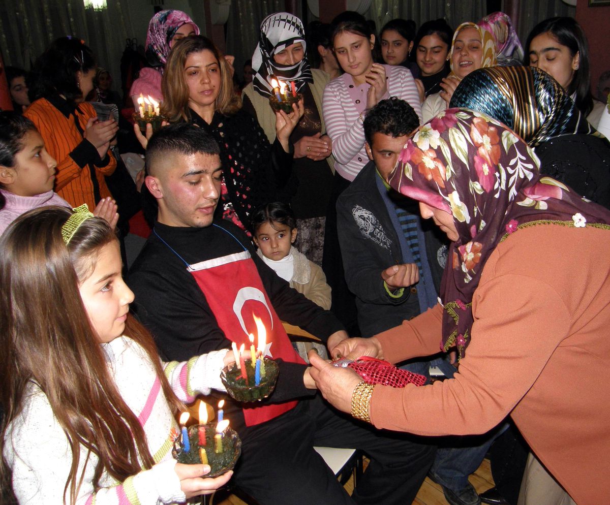 Kınalı Kuzular Asker Yolunda