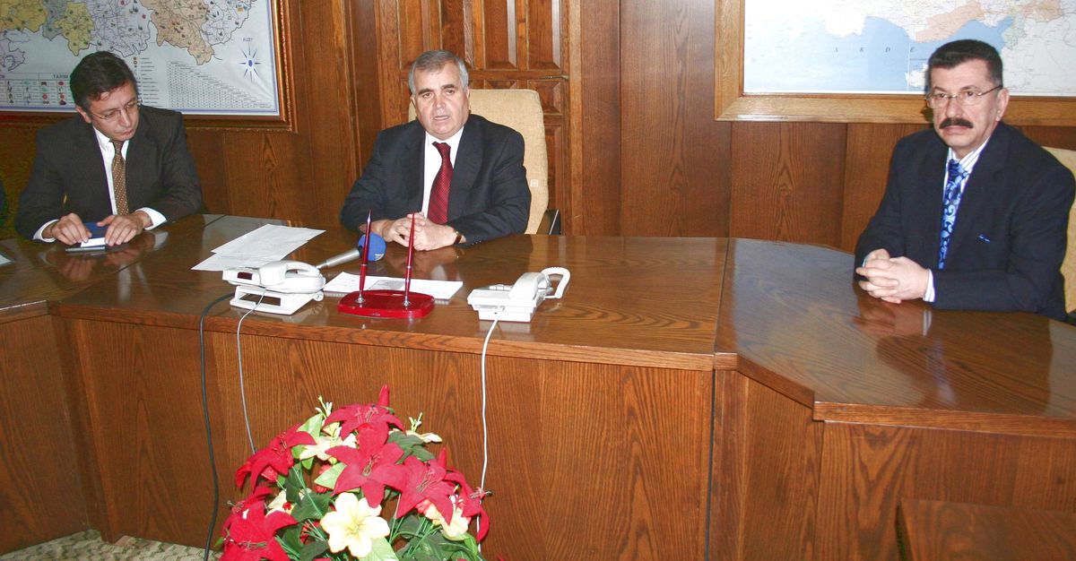 Vali Malay'ı Kızdırdılar