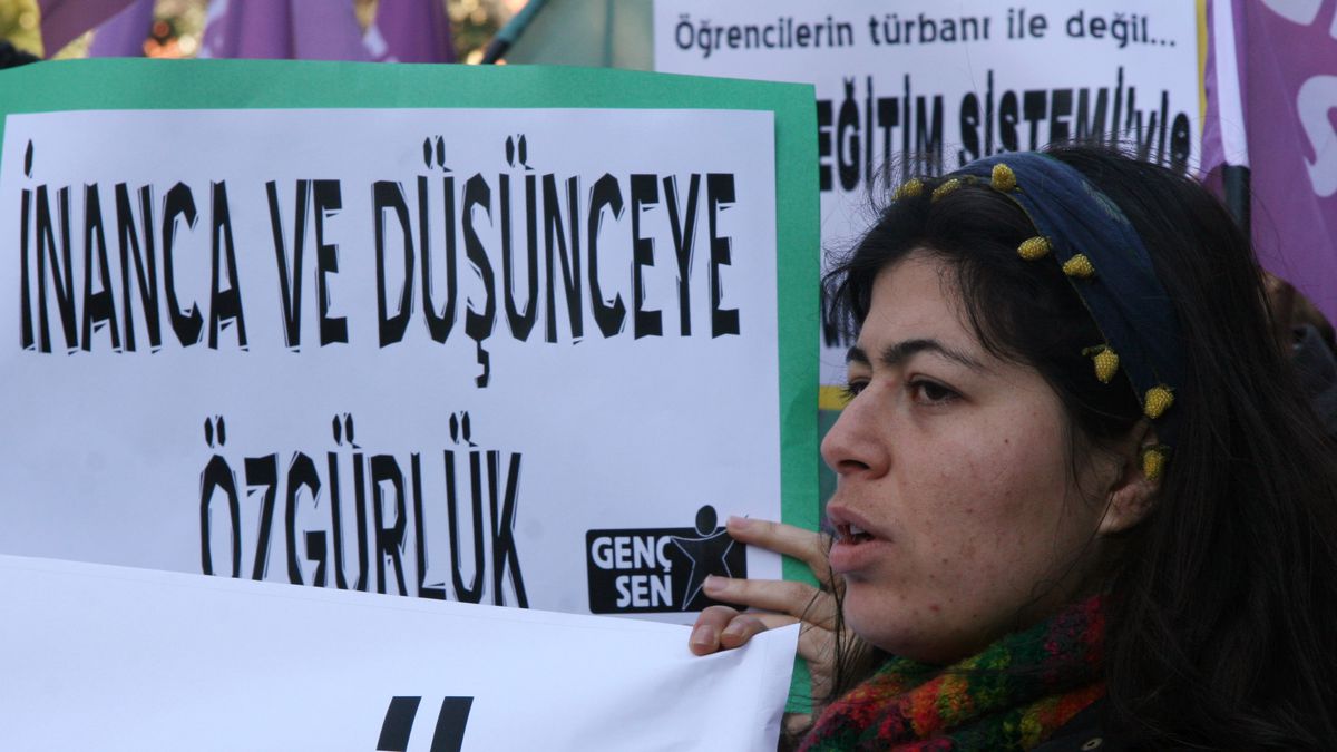 'Üniversitelerde Başörtüsü Yasağı Kalksın' Eylemi