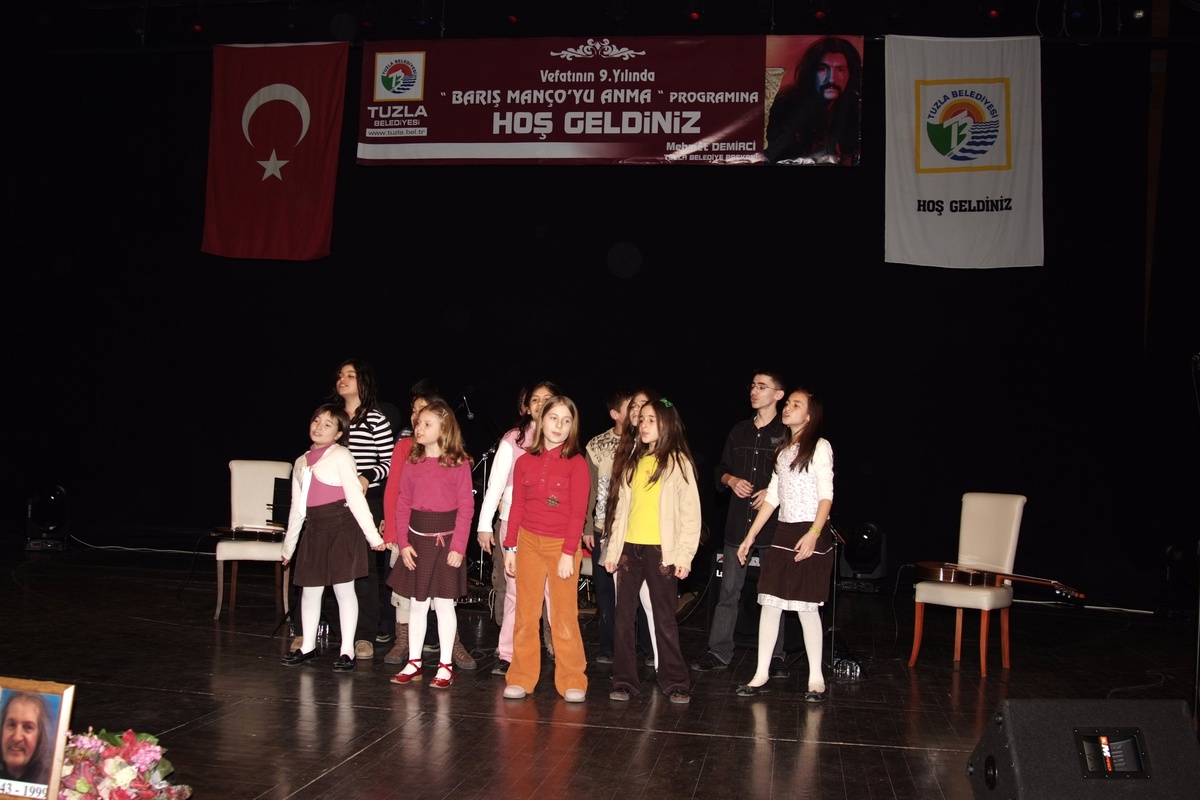 Tuzlalı Gençler Barış Manço'yu Andı