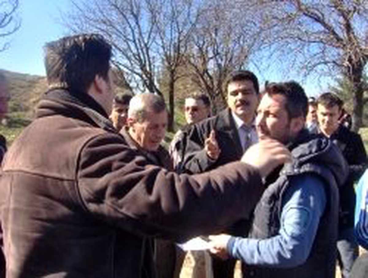 Balıkesir'de, 'Baz' Tepkisi