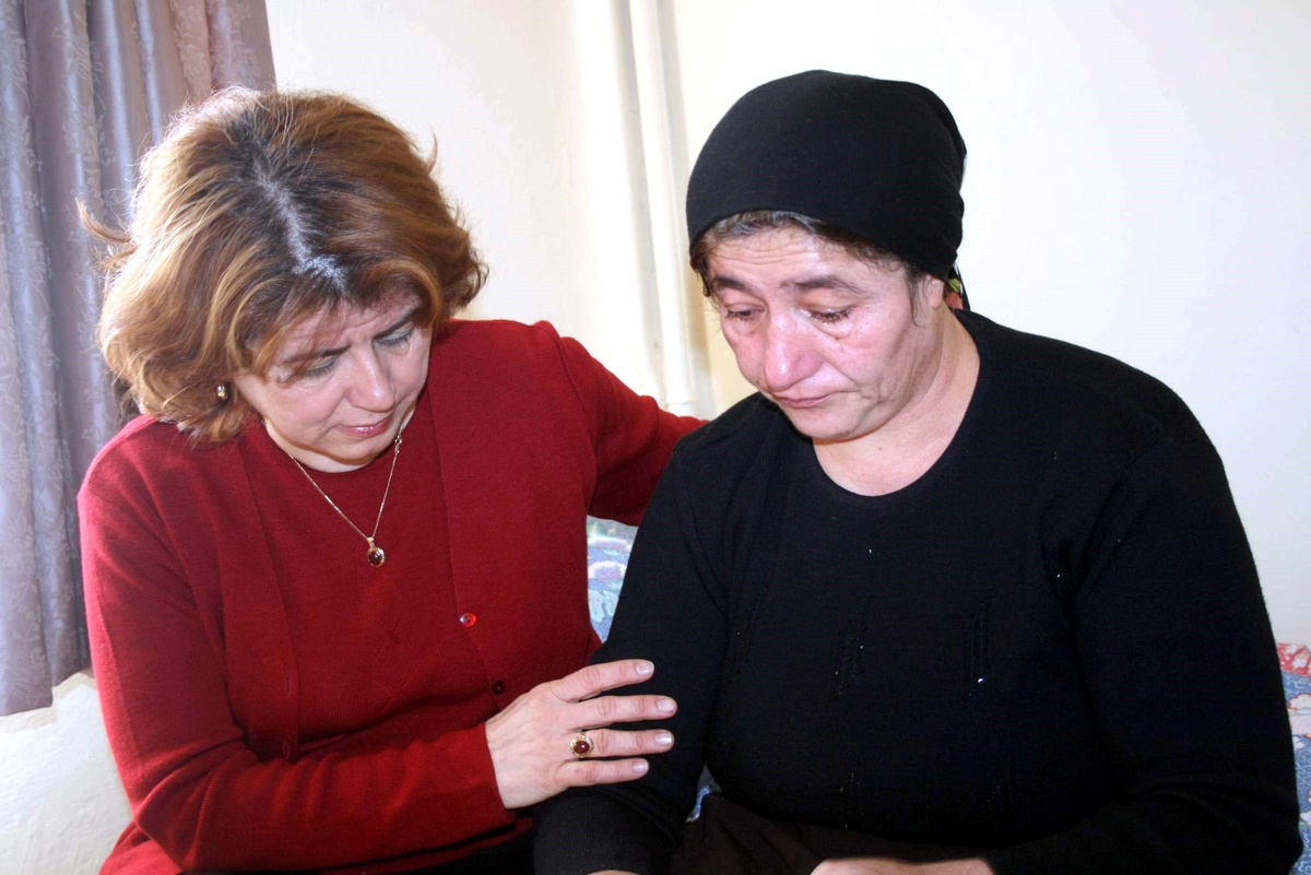 Sivas Valisi Dalmaz'ın Eşi Çığzede Aileyi Ziyaret Etti