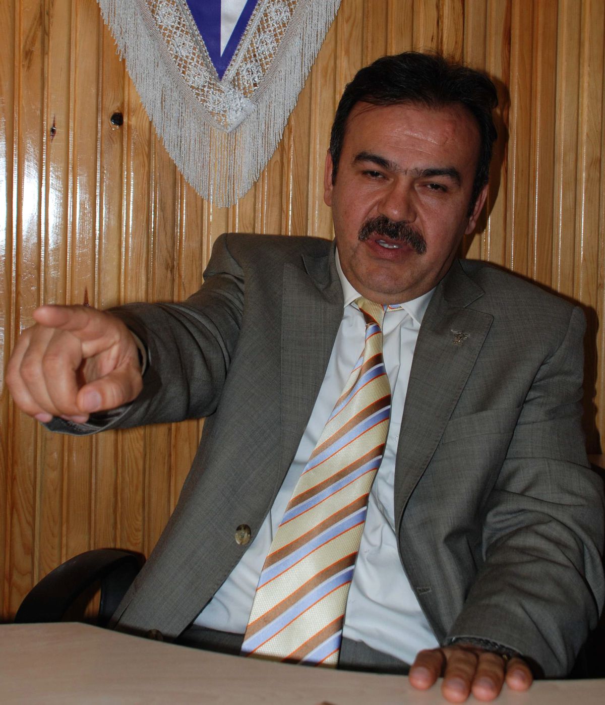 AK Parti'li Başkan Rektörlere Tepki