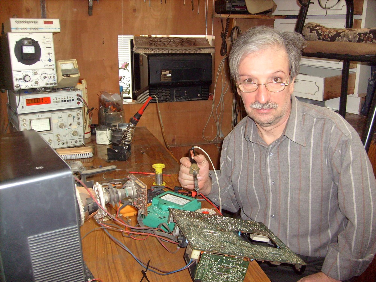 Sürekli Gelişen Teknoloji Elektronik Eşya Tamircilerini Olumsuz Etkiliyor
