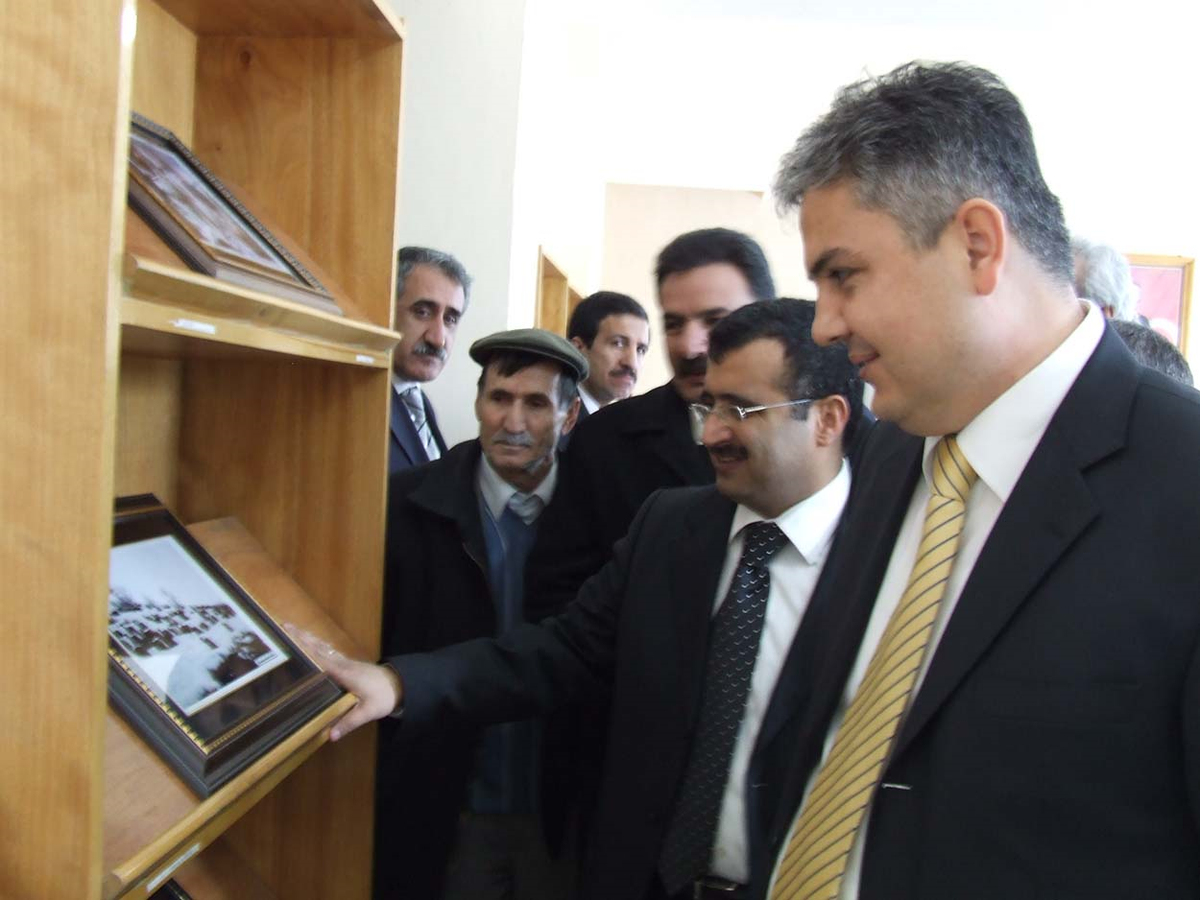 Bulanık'ta Yerel Gazeteden Resim Sergisi