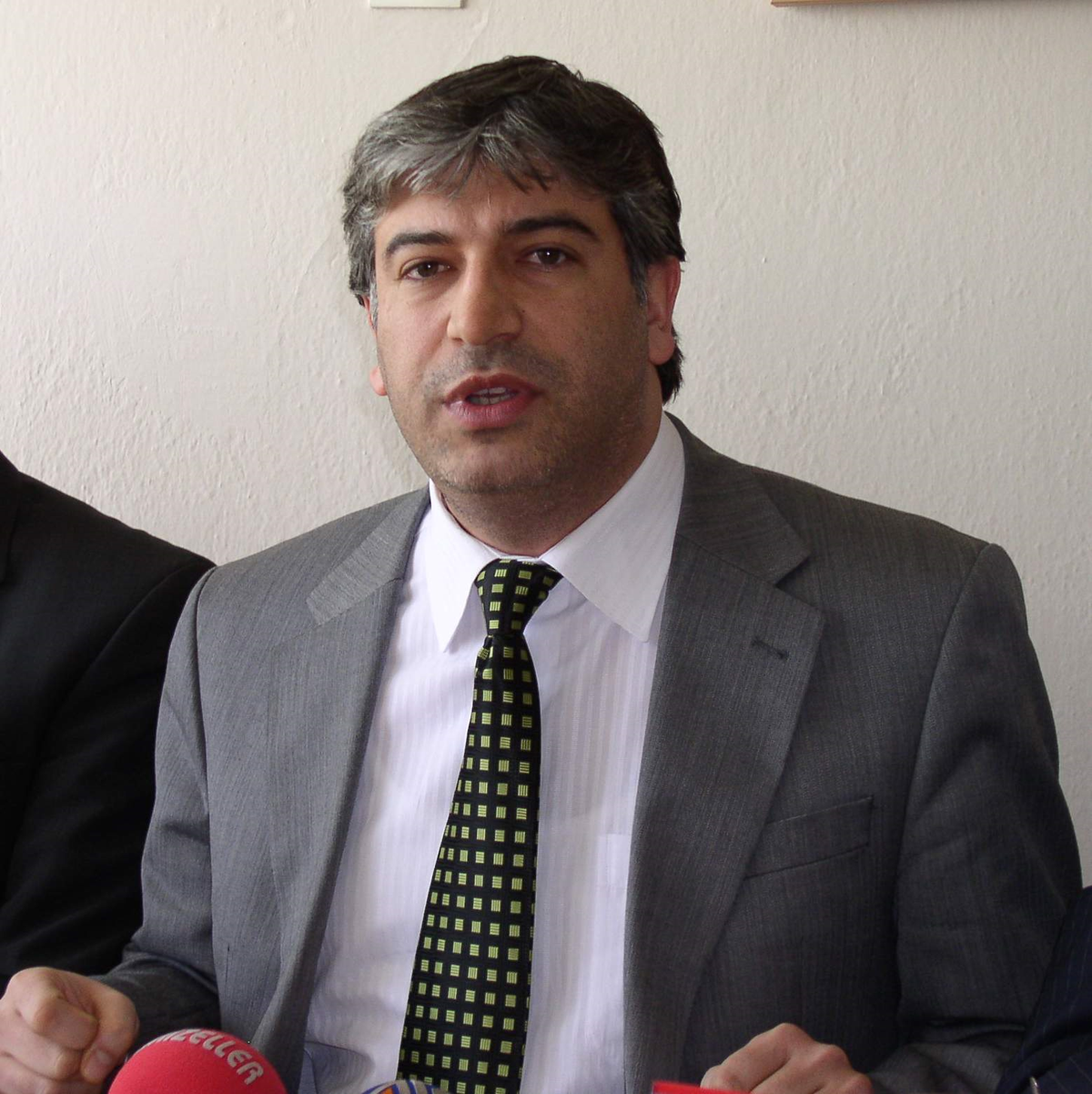 Dp İl Başkanı Polat\'tan Aydın Miletvekillerine Eleştiri