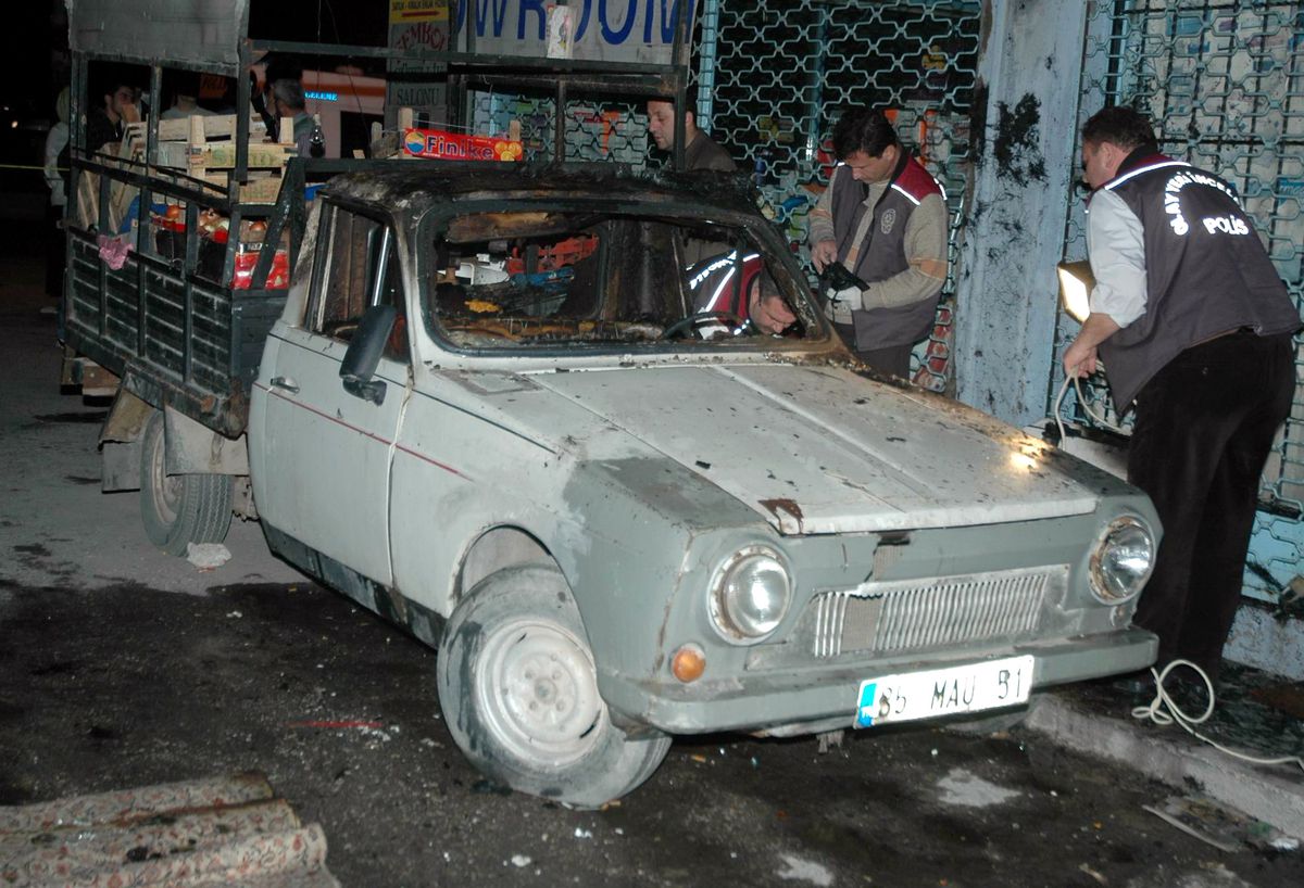 İzmir'de Araç Kundaklama