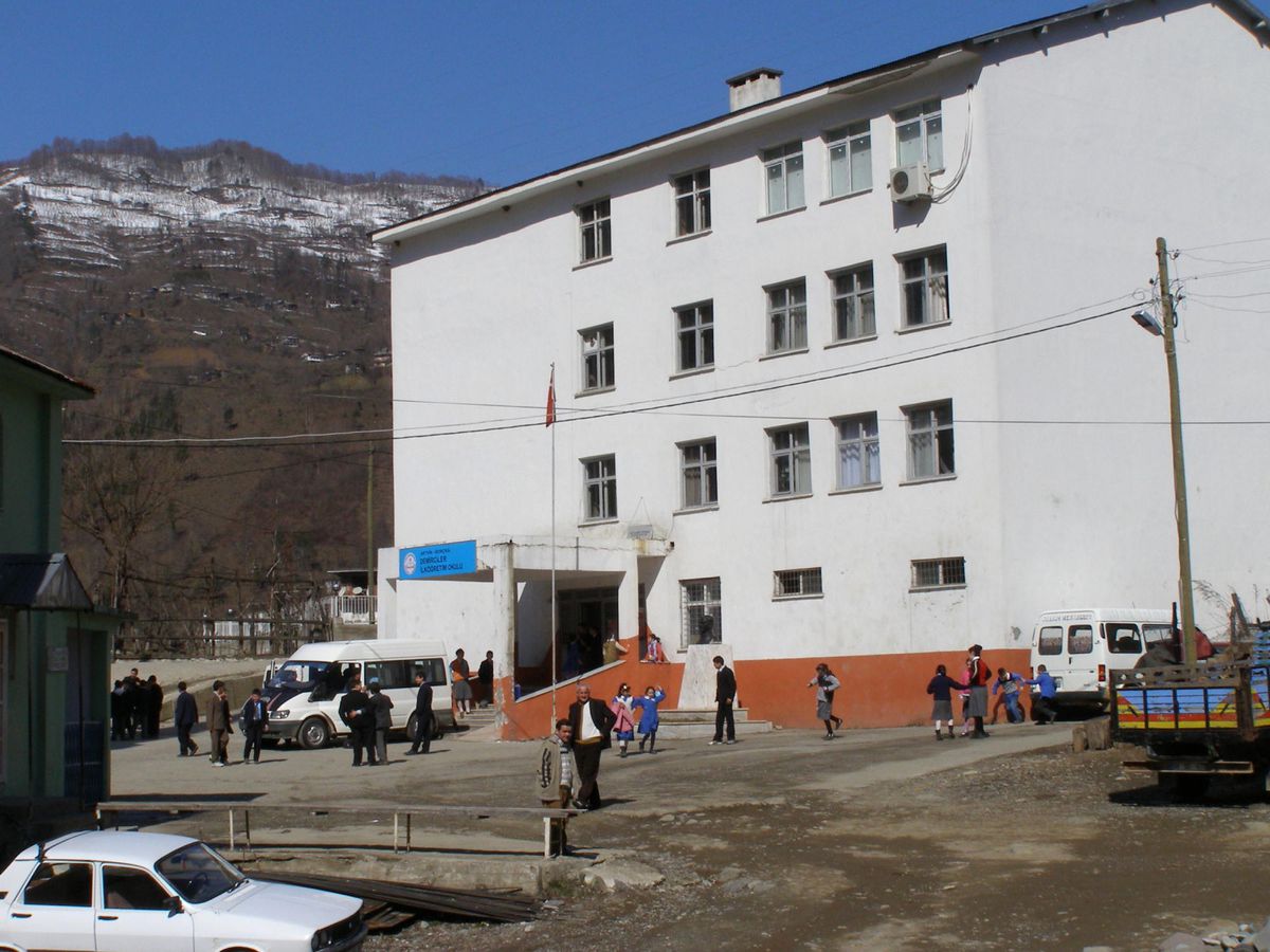 Okul Müdürüne İmzalı Destek