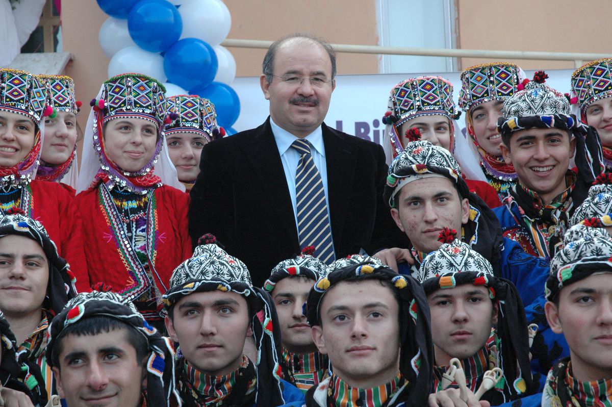 Bakan Çelik, YÖK Başkanı'na Sahip Çıktı