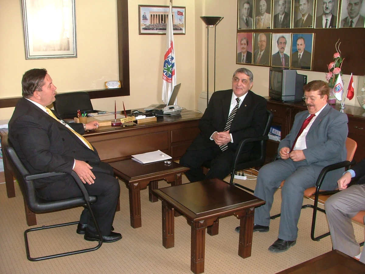 İzmir Ticaret Odası Meclis Başkanı Kalkan\'dan Ayto\'ya Ziyaret