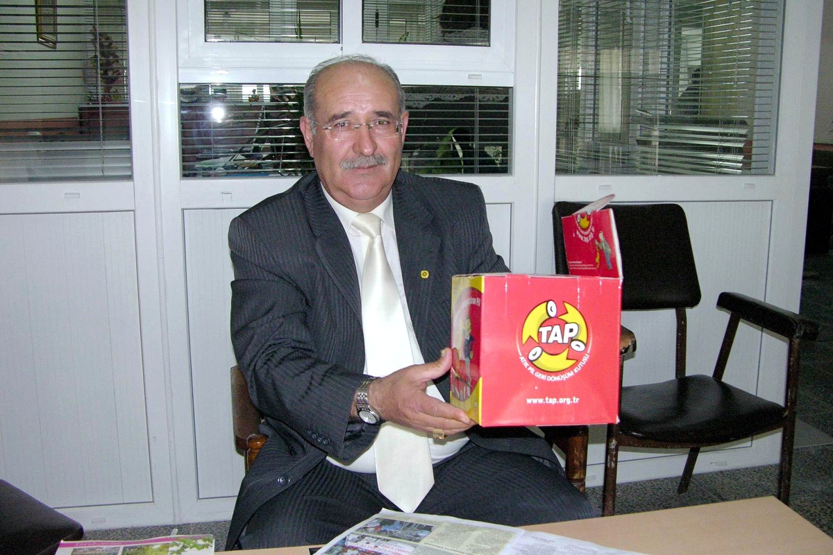 Köyceğiz Belediyesi Pil Toplama Kutuları Dağıttı