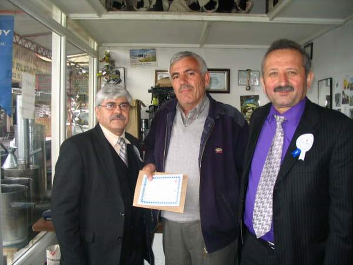 Gördes AK Parti'den Vergi Dairesi'ne Ziyaret