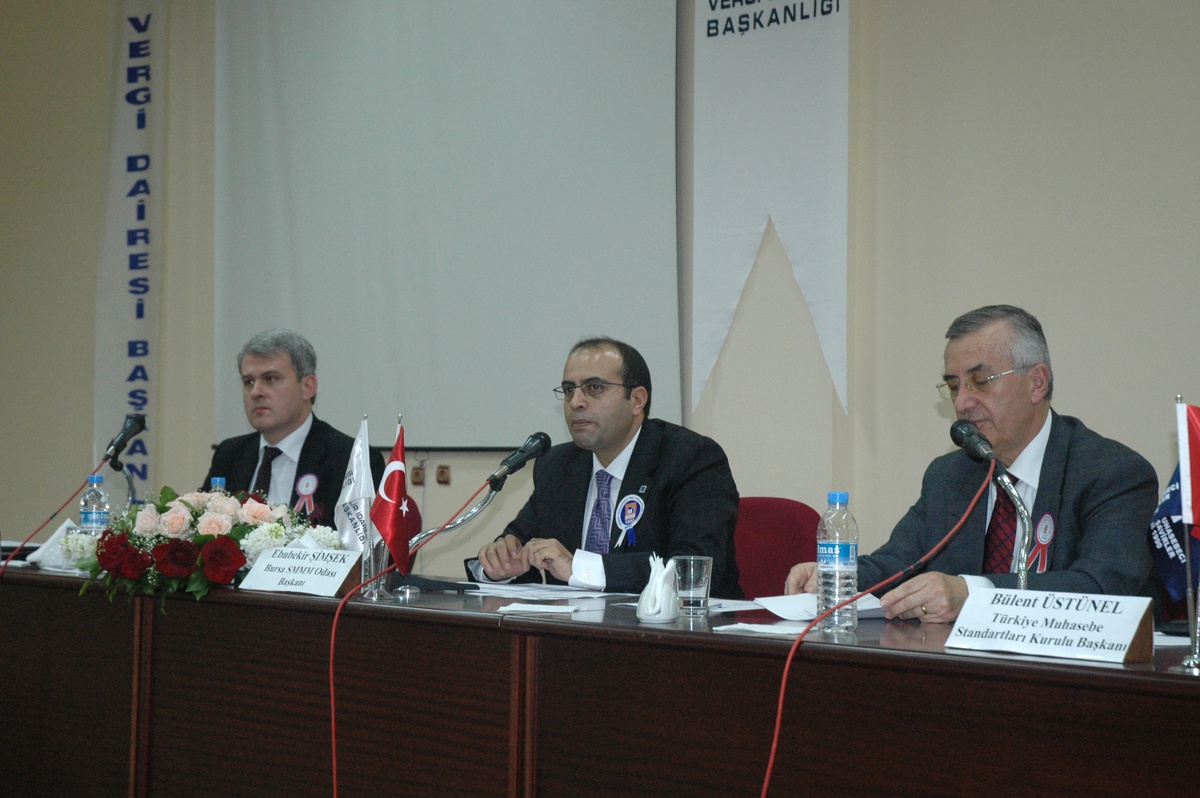 Bursa'da 'Vergide Mükellef Odaklı Hizmet ve Yönetim Anlayışıyla Muhasebede Yeni Yaklaşımlar' Paneli