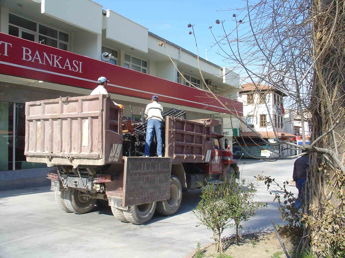 Kuşadası'nda Oturma Grubu Operasyonu