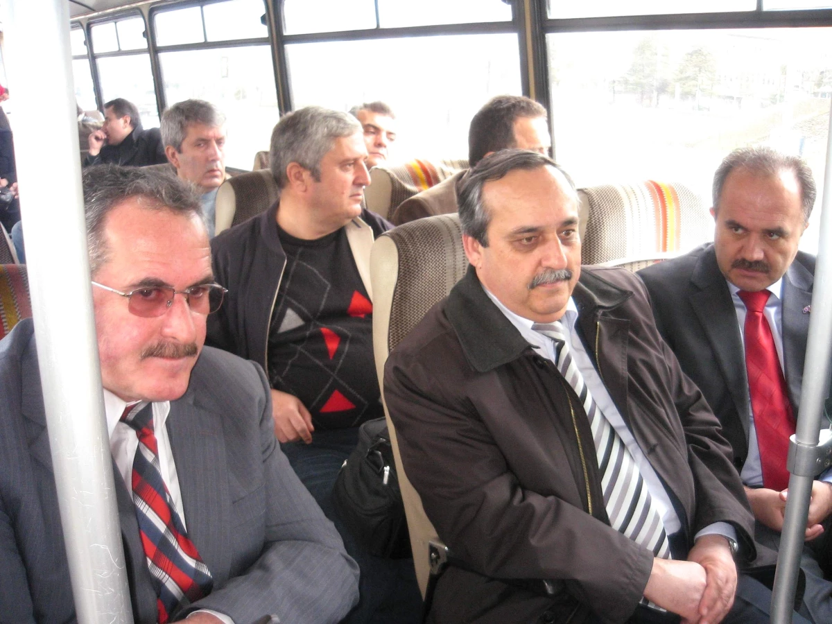Belediye Başkanı Otobüsle Nüfus Artırma Turlarında