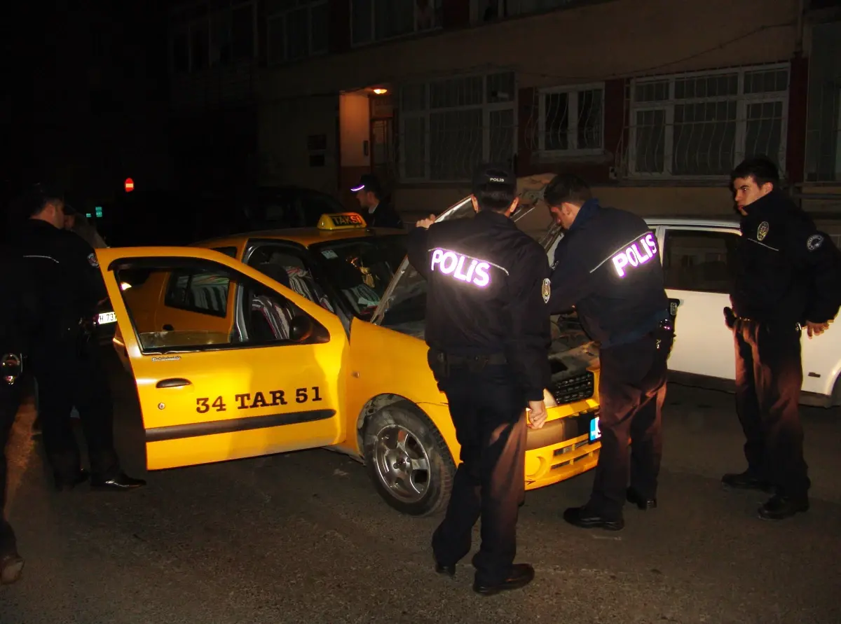 Kuru Sıkı Tabanca ile Taksiciyi Gasp Etti