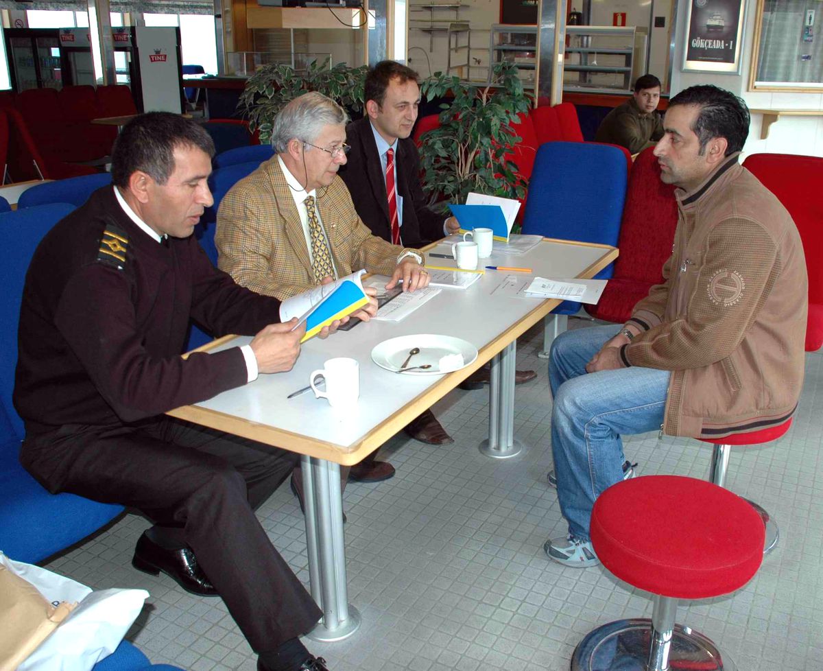 155 Denizci Çanakkale'de Tayfa Terfi Sınavında Ter Döktü