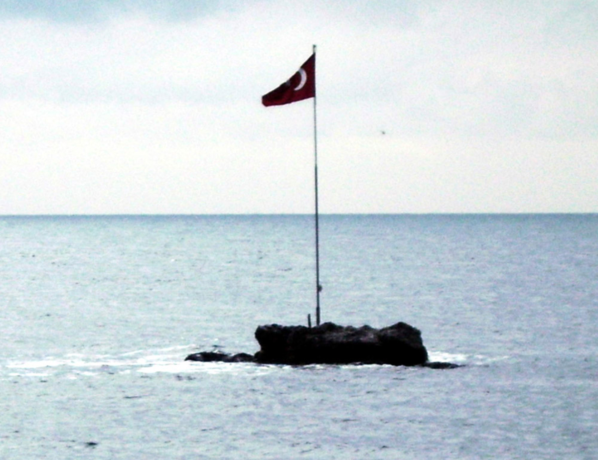 Çınarcıklı Balıkçılardan Şehitlere Vefa