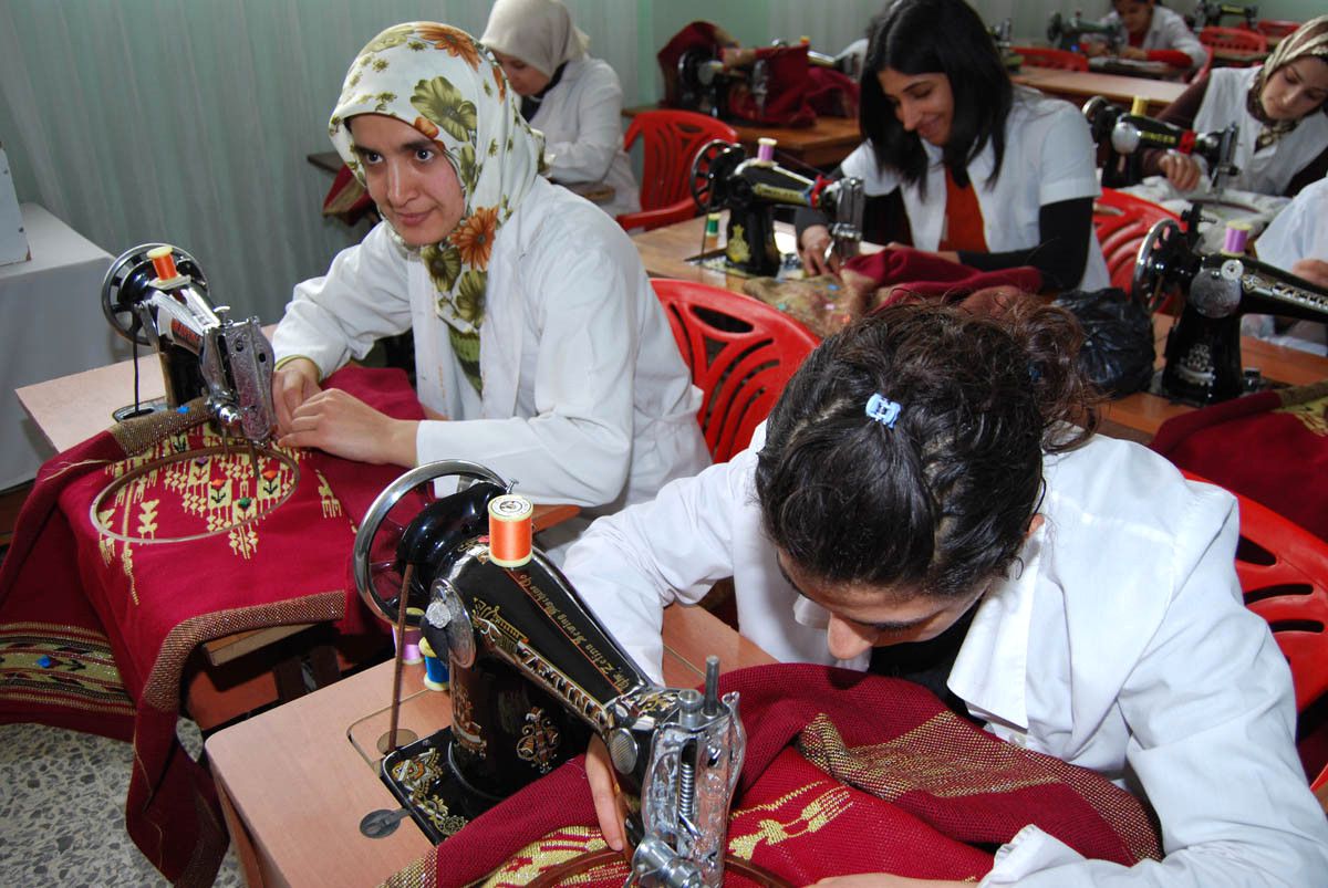 Şahinbey Belediyesi Meslek Öğretmeye Devam Ediyor