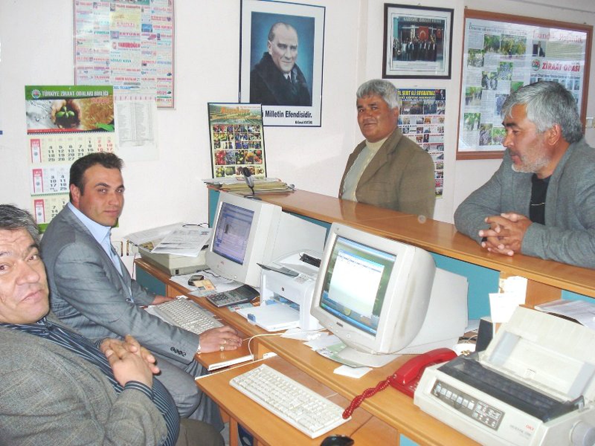 Sarıgöl'de, Çiftçilere Fotoğraflı Çiftçilik Belgesi