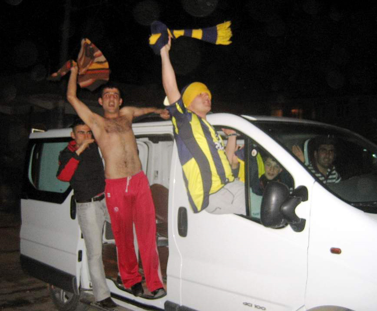 Sınır'ın Sıfır Noktasında Fenerbahçe Sevinci