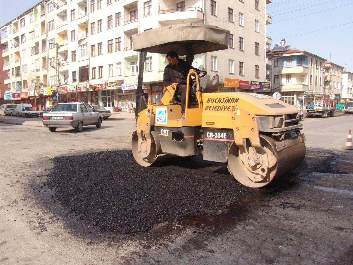 Kocasinan'da Yollarda Oluşan Çukurların Tamirine Başlandı