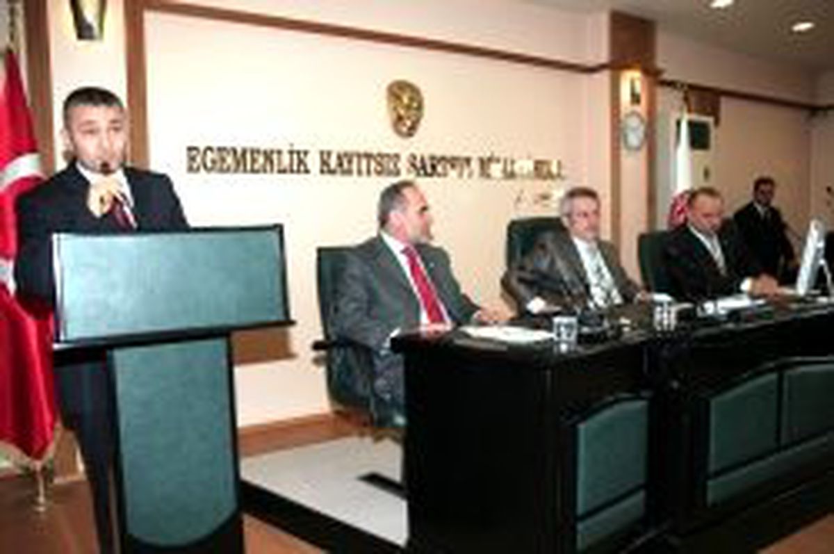 Mecliste Â€˜papaz Evi' Tartışması