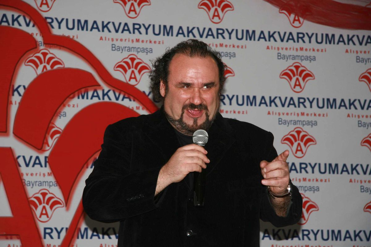 Ünlü Tenor Hakan Aysev Evleniyor