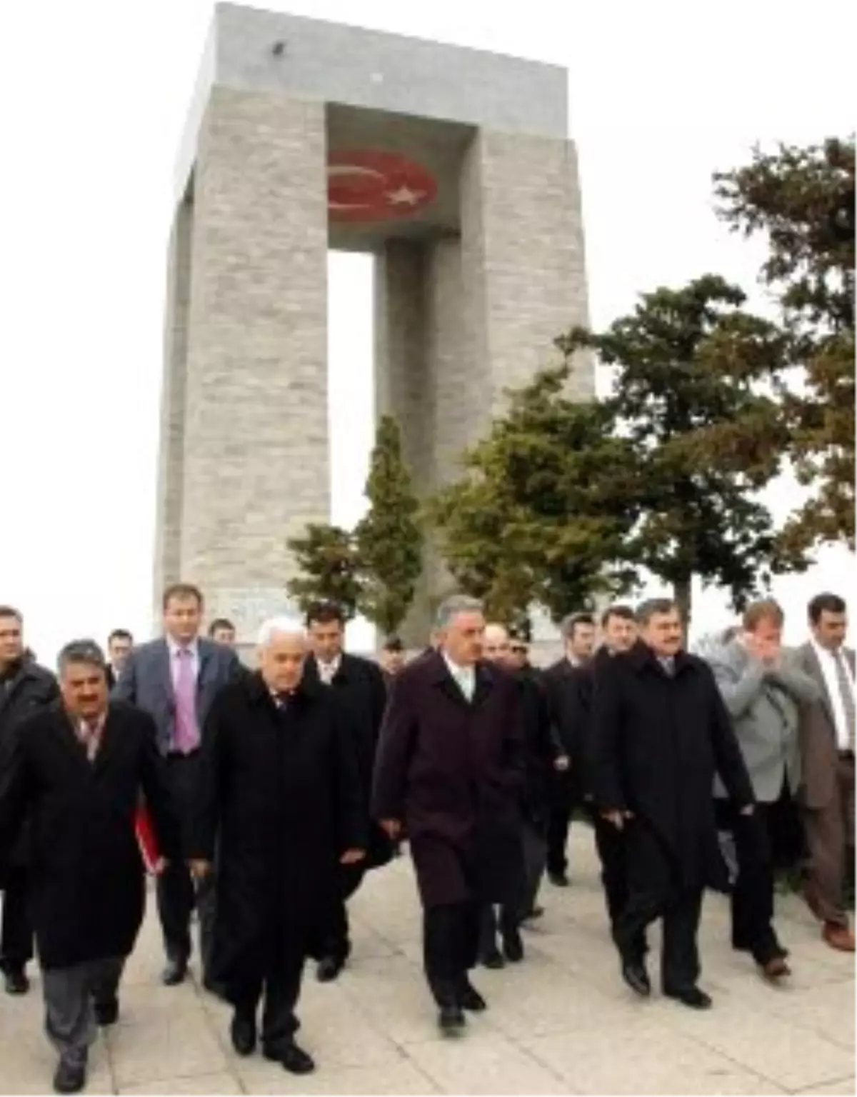 Devlet Bakanı ve Başbakan Yardımcısı Hayati Yazıcı ile Çevre ve Orman Bakanı Veysel Eroğlu Çanakkale\'de