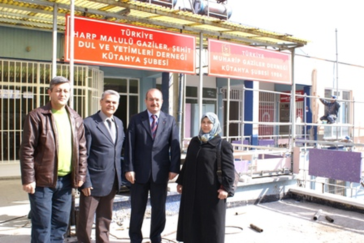 Kütahya Valisi Şükrü Kocatepe'den Derneklere Ziyaret