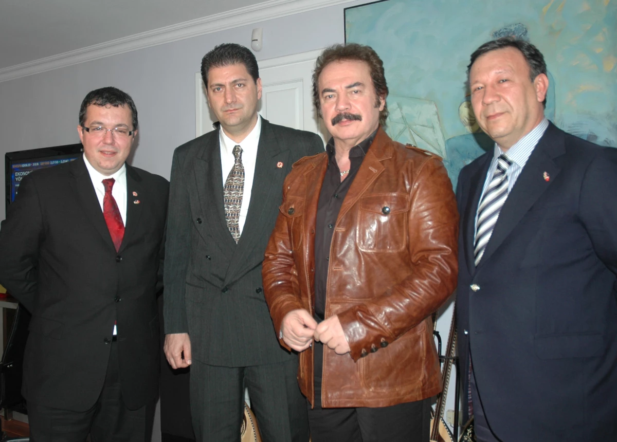 Türk Amerikan Dernekleri Federasyonu Başkanı Boztepe\'den Orhan Gencebay\'a Ziyaret