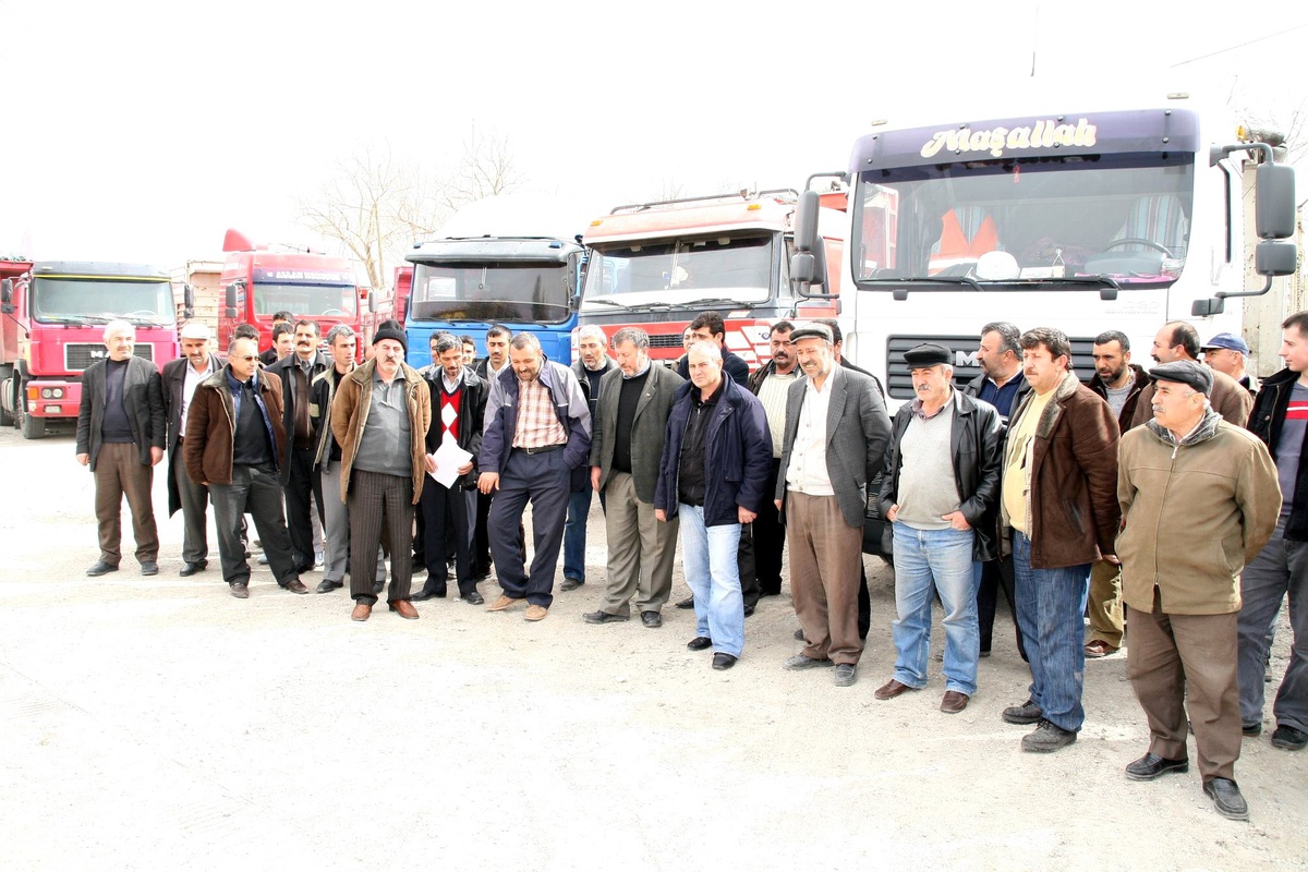 Saraylı Nakliyeciler İşsizlikten Dertli