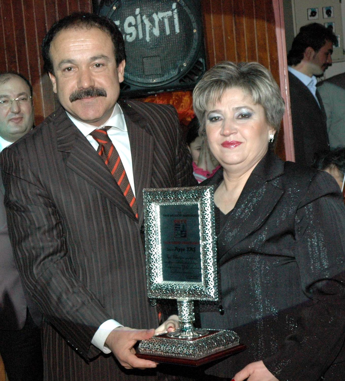 Ünye'de Yılın Kadını Türk Sanat Müziği Sanatçısı Ayşe Taş Seçildi
