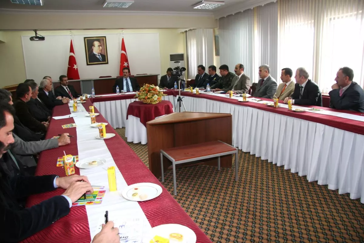 Hakkari Sorunları Masaya Yatırıldı