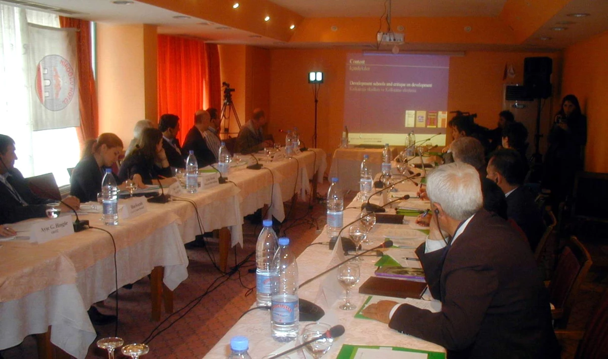 \'Kırsal Kalkınmada Paylaşım ve Strateji Geliştirme\' Toplantısı Diyarbakır\'da Yapıldı