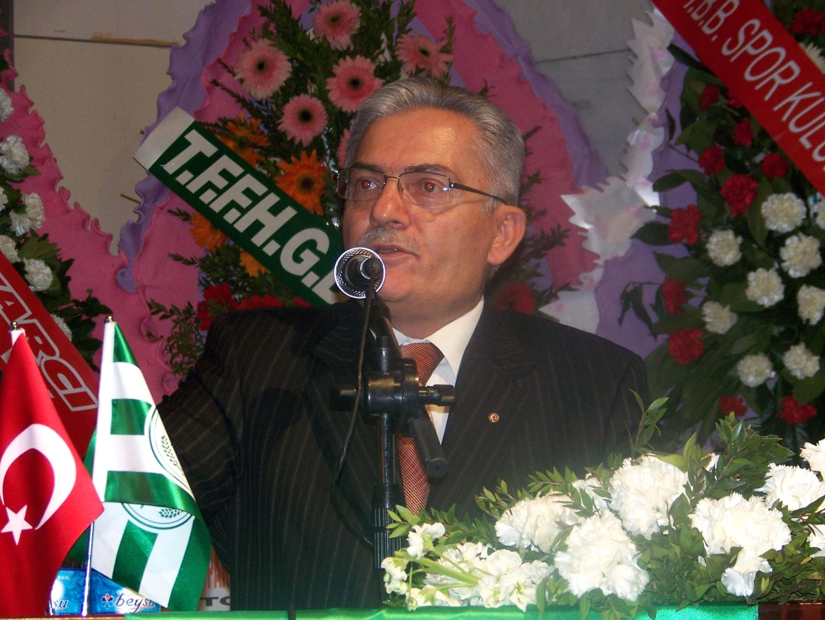 Konyaspor\'da Başkan Mustafa Yayla Güven Tazeledi