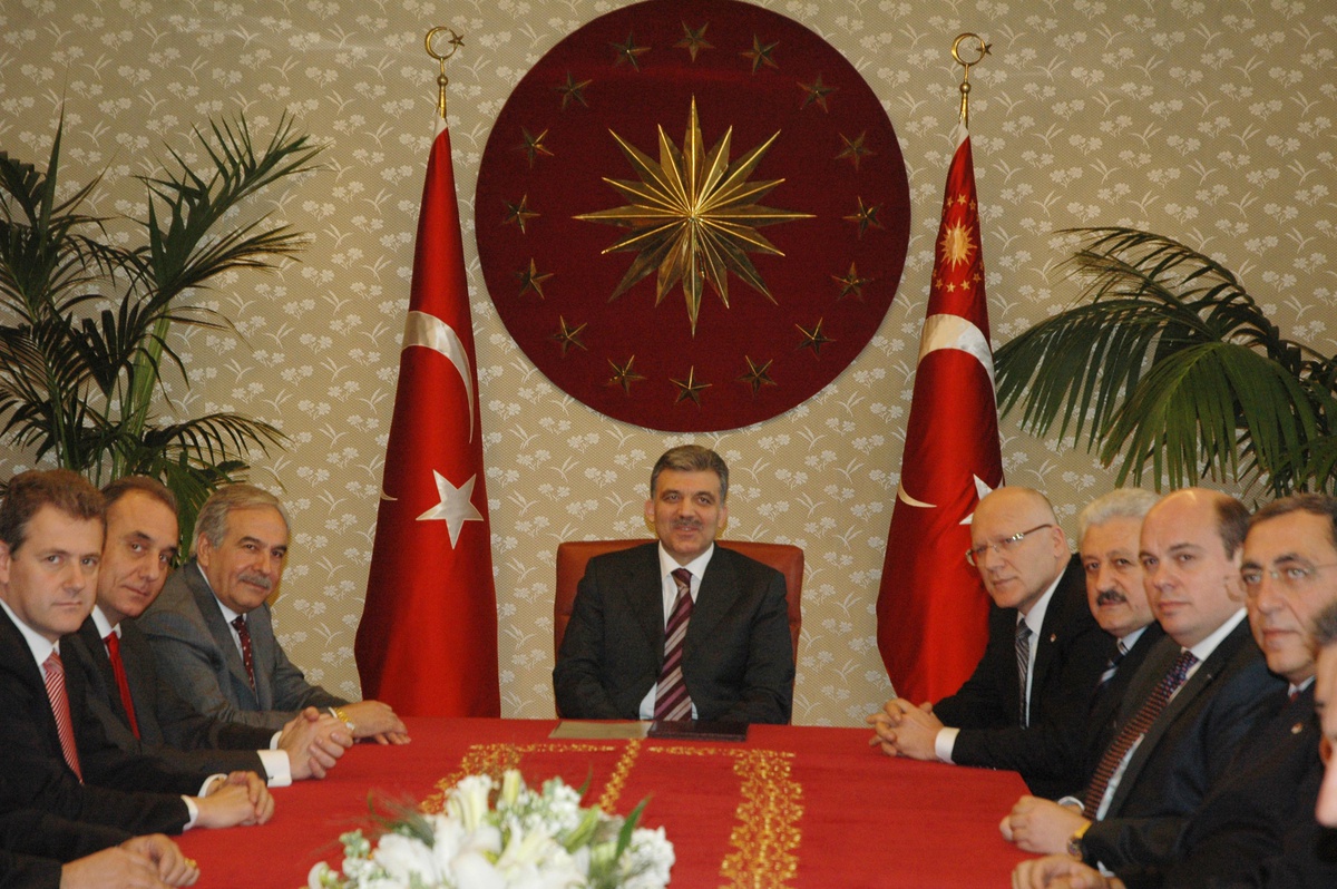 Cumhurbaşkanı Gül, Bakan Başesgioğlu ve Tff Yönetim Kurulu'nu Kabul Etti