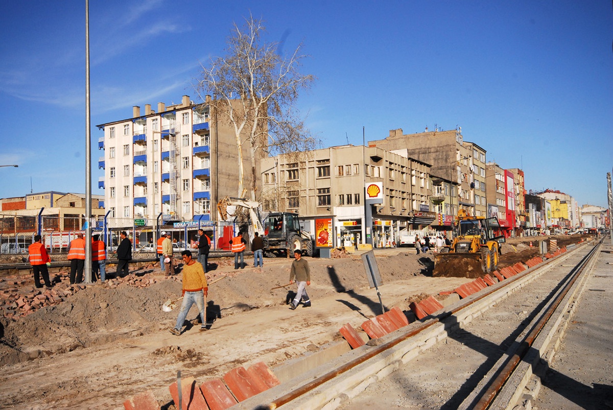 Kayseri'de Kış Geçti, İnşaatlar Hız Kazandı