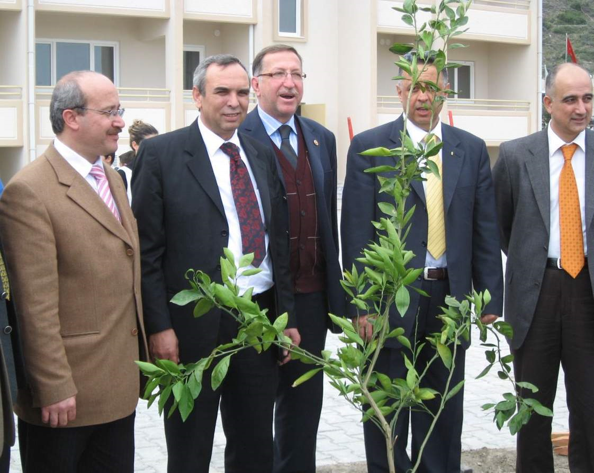 Söke Yenidoğan TOKİ Evleri Yeşillendi