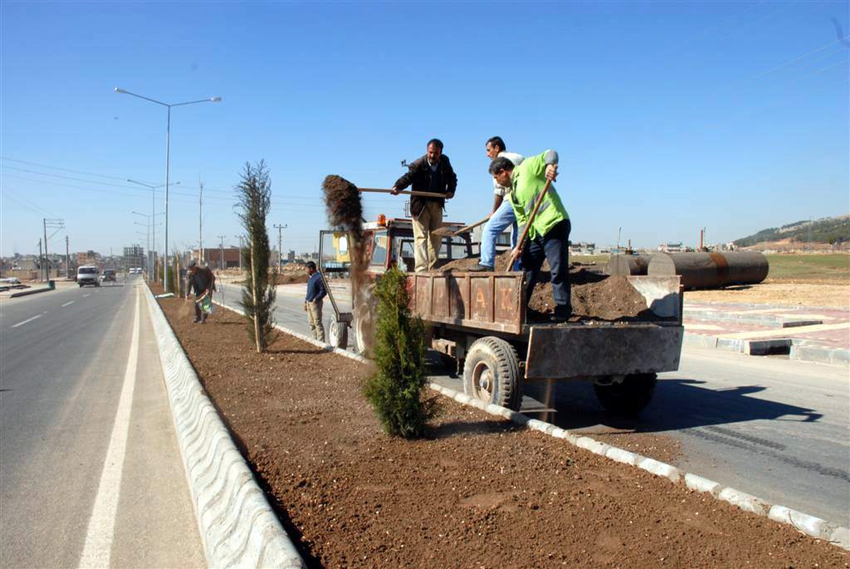 Adıyaman-malatya Yolu Yeşille Buluşuyor