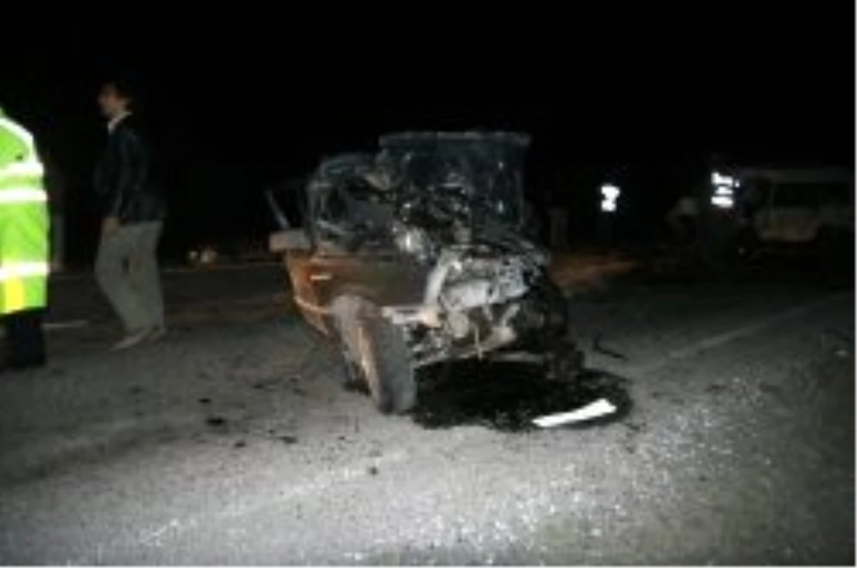 Aksaray\'da Trafik Kazası: 4 Ölü, 16 Yaralı