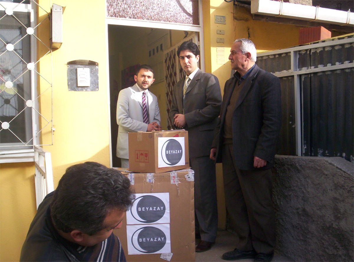 Beyazay Engelliler Derneği'nden 230 Engelli Öğrenciye Eğitim Seti