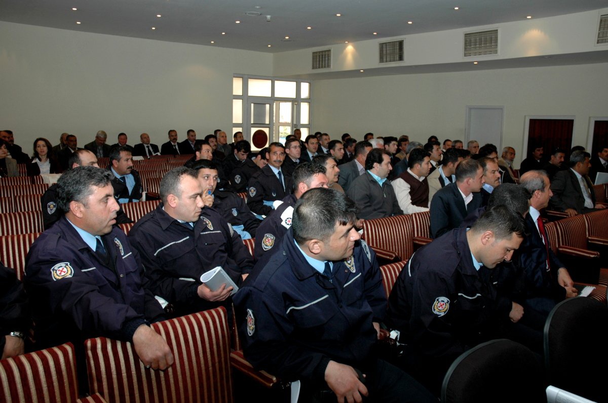 Büyükşehir Belediyesi Kurumlara Trafik Güvenliği Konusunda Eğitim Veriyor
