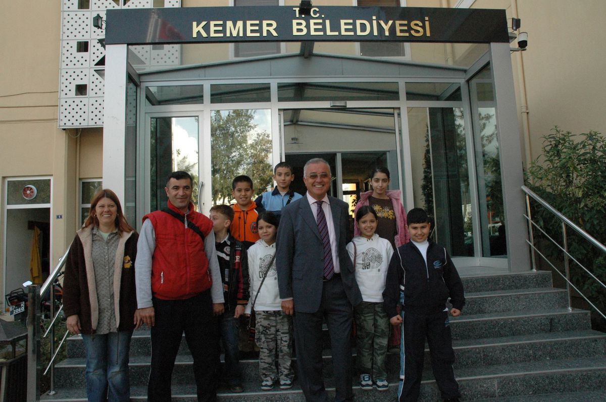 Karetecileri Başkan Şeker Uğurladı