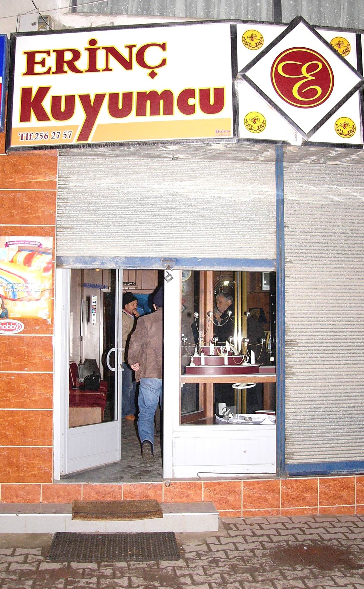 Soyulan Kuyumcu Dükkanı Evleri Oldu