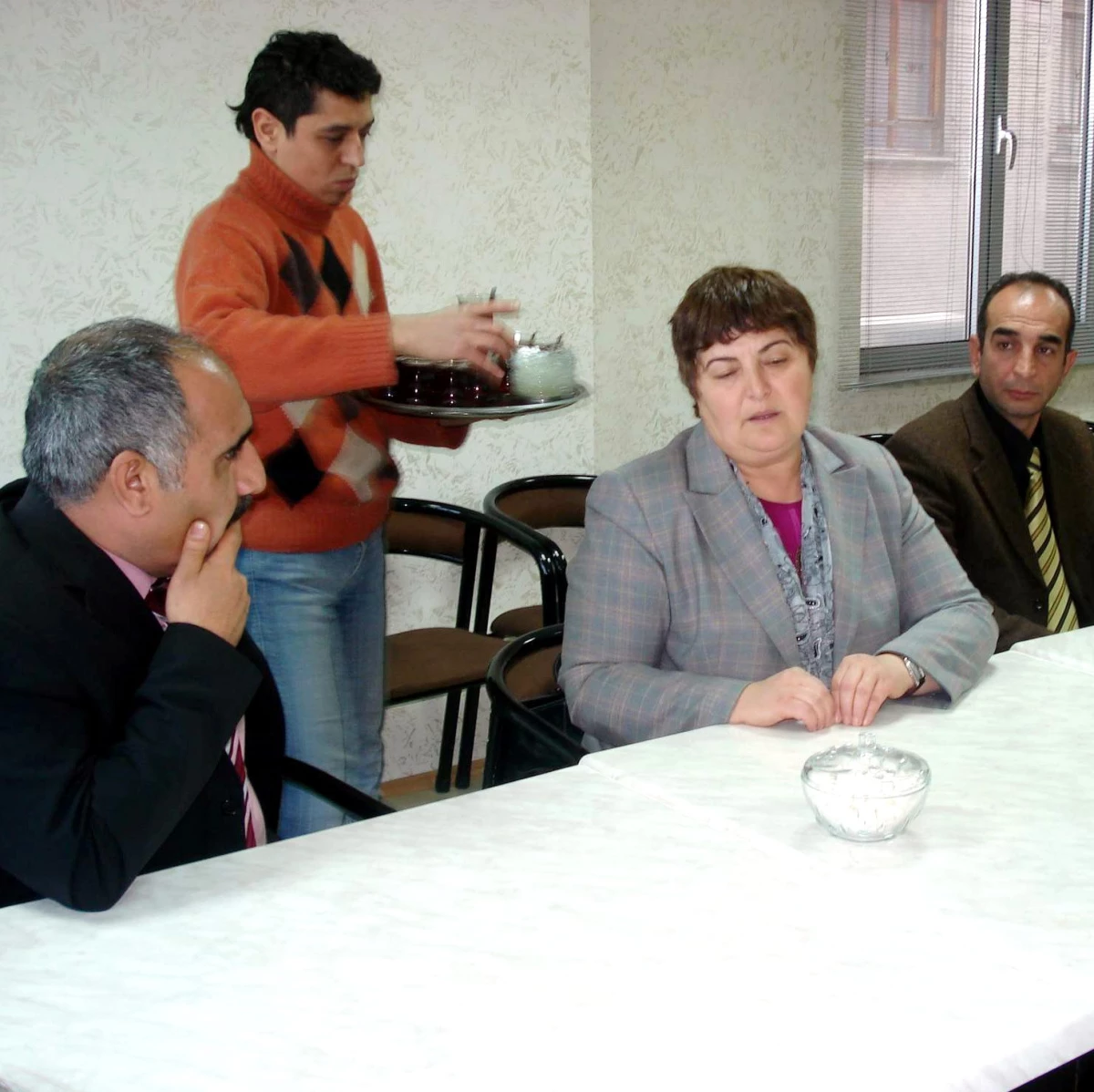 Bağlar Belediye Başkanı Özsökmenler, Diyarbakır\'daki Sivil Toplum Örgütlerini Ziyaret Etti