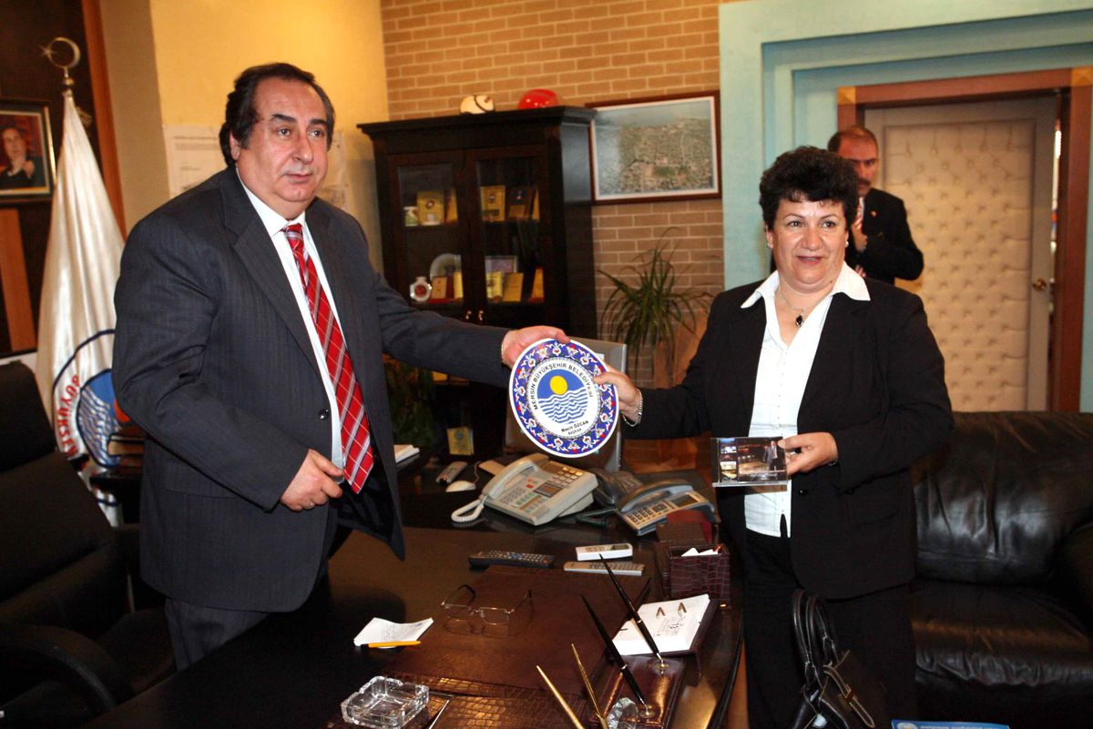 KKTC Meclis Başkanı Ekenoğlu'dan Büyükşehir Belediye Başkanı Özcan'a Ziyaret