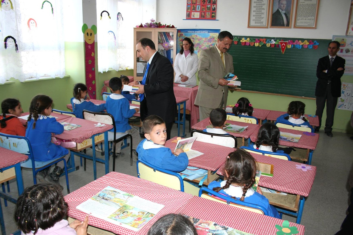 Muradiye'de 'Türkiye Okuyor' Kampanyası