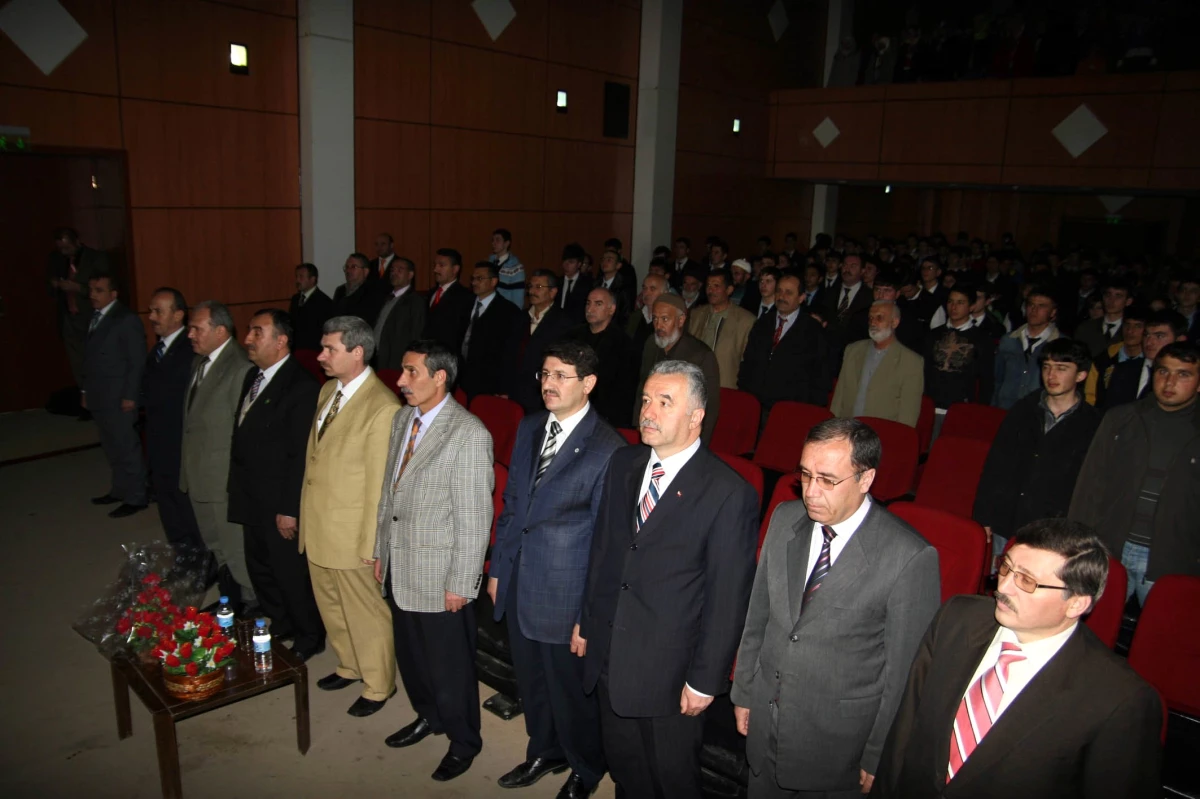 Müftülükten "Zararlı Akımlar ve Kötü Alışkanlıklar" Konulu Konferans